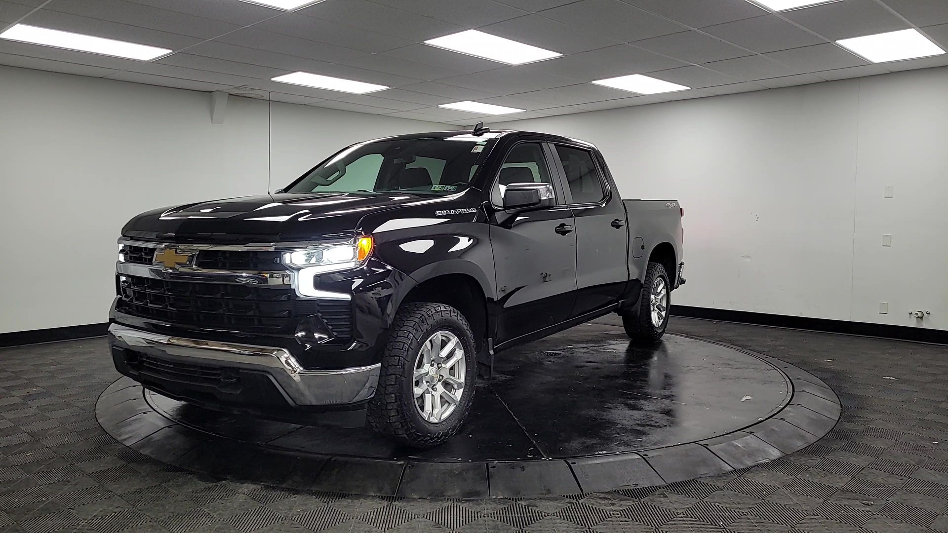 2022 Chevrolet Silverado 1500 LT (2FL)