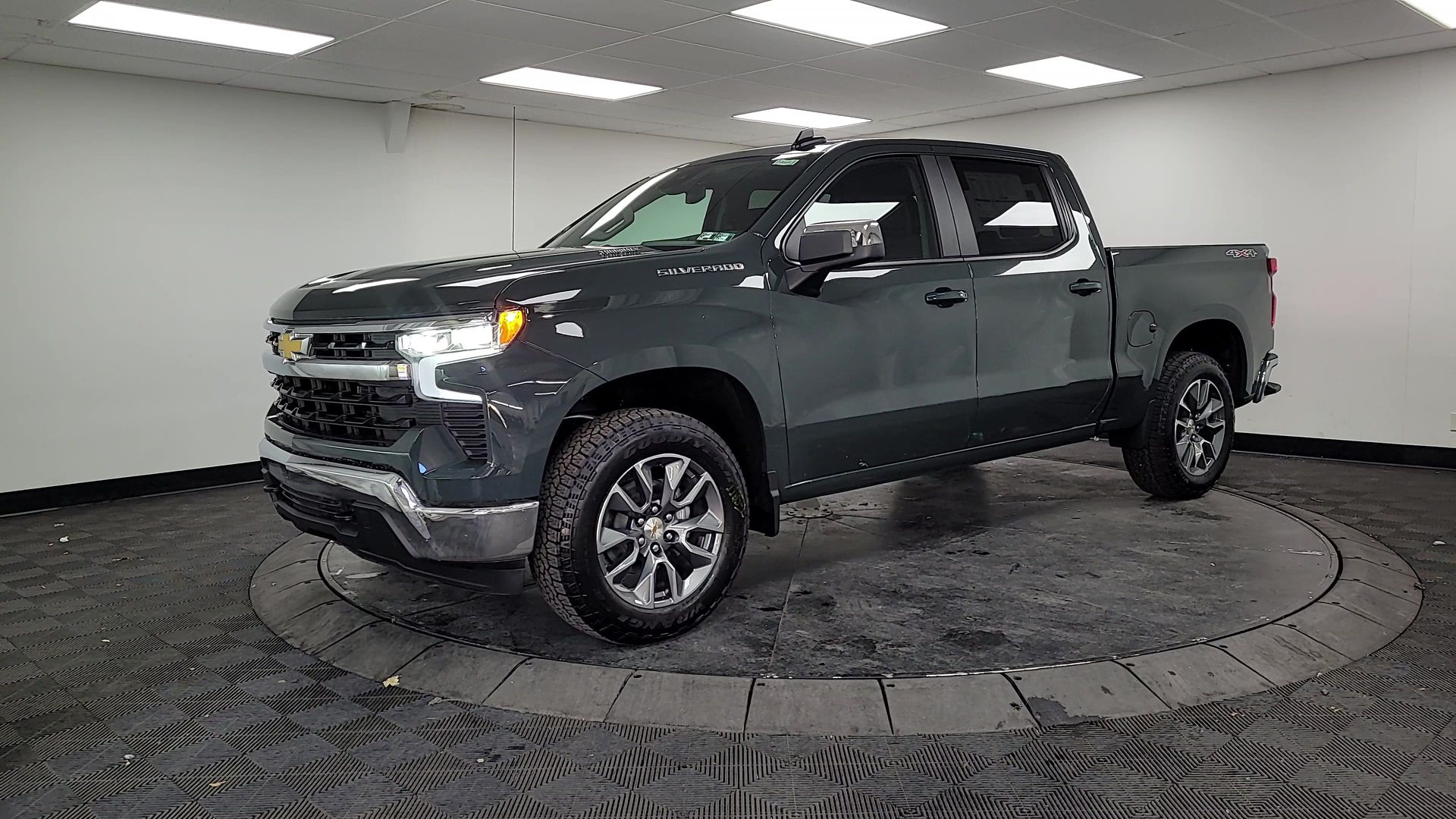 2026 Chevrolet Silverado 1500 LT (2FL)