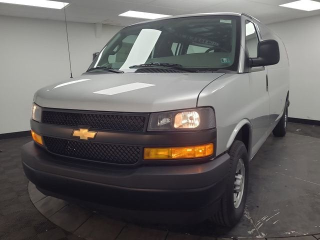 2026 Chevrolet Express 2500 Extended Work Van HD's photo