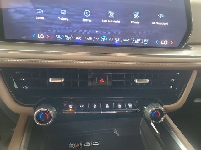 2026 Chevrolet Suburban High Country - Photo 18