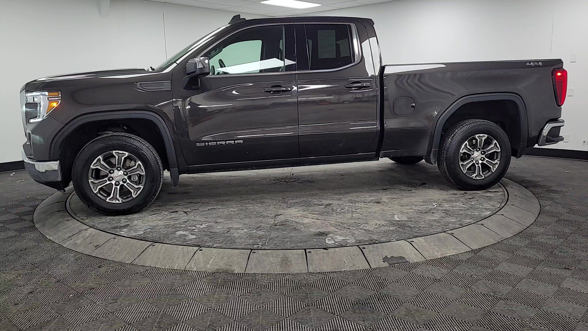 2021 GMC Sierra 1500 SLE