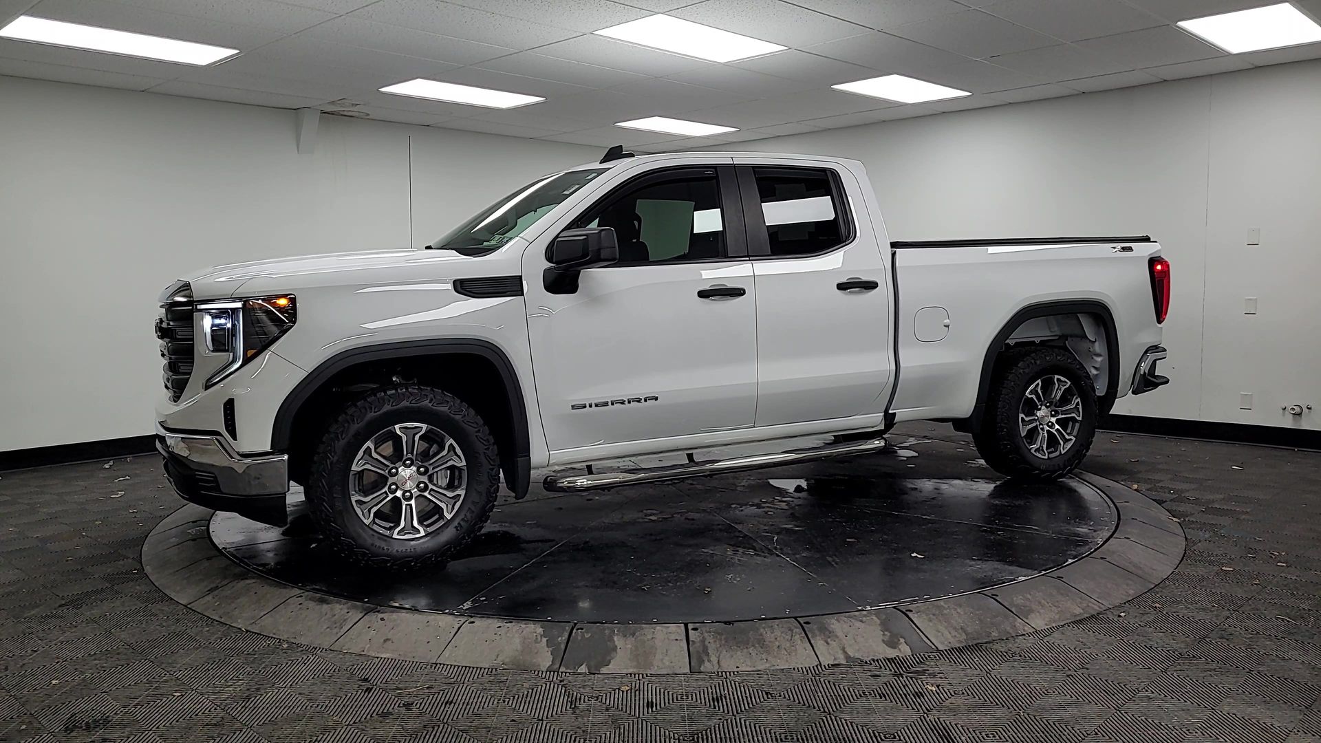 2023 GMC Sierra 1500 Pro