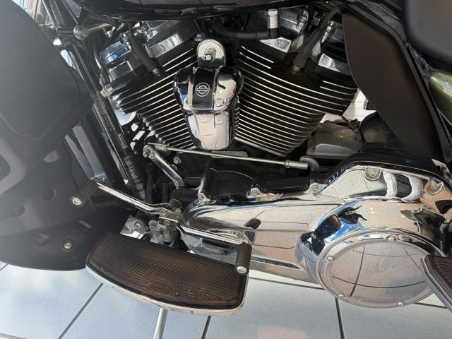 2018 HARLEY-DAVID FLHTK Base