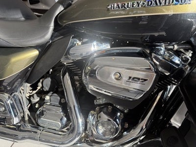 2018 HARLEY-DAVID FLHTK Base