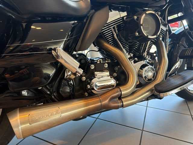 2015 HARLEY-DAVID FLHXS STREET GL Base
