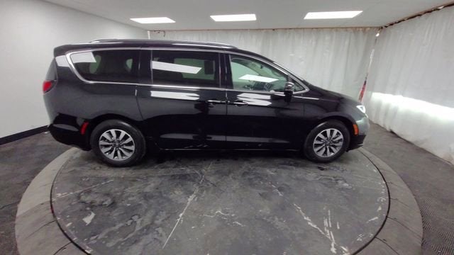 2021 Chrysler Pacifica Hybrid Touring L