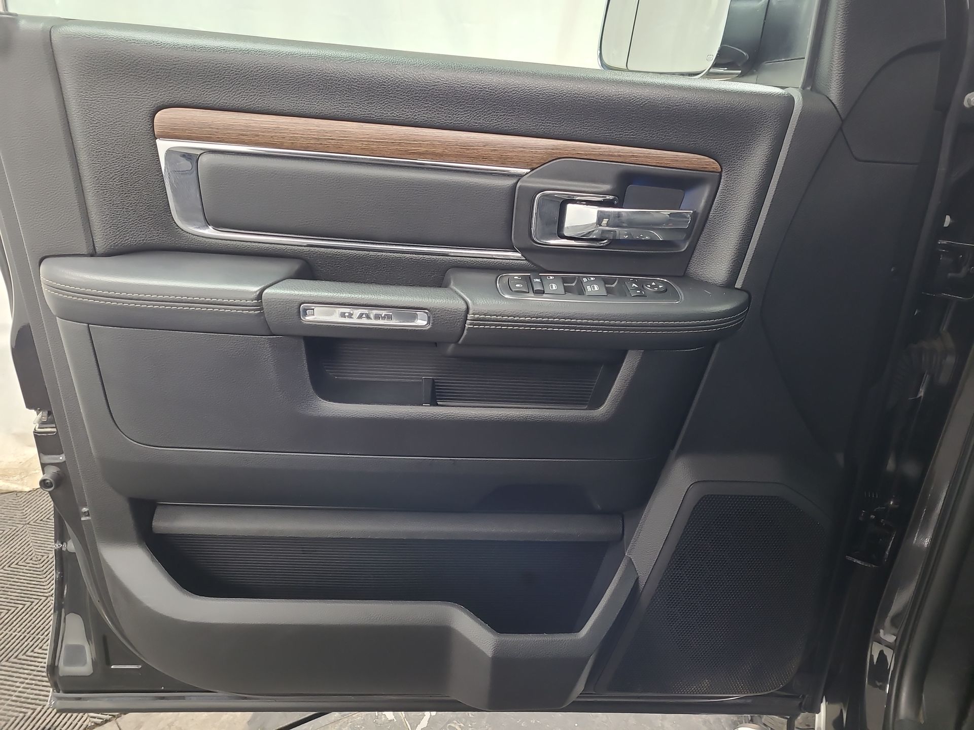 2016 RAM 3500 Laramie