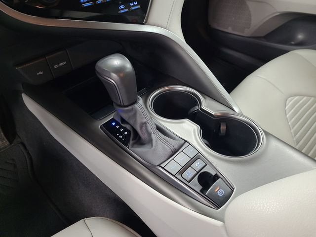 2021 Toyota Camry Hybrid SE