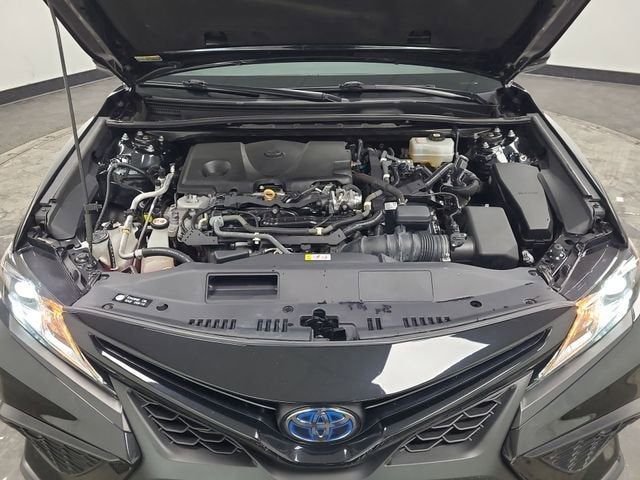 2021 Toyota Camry Hybrid SE