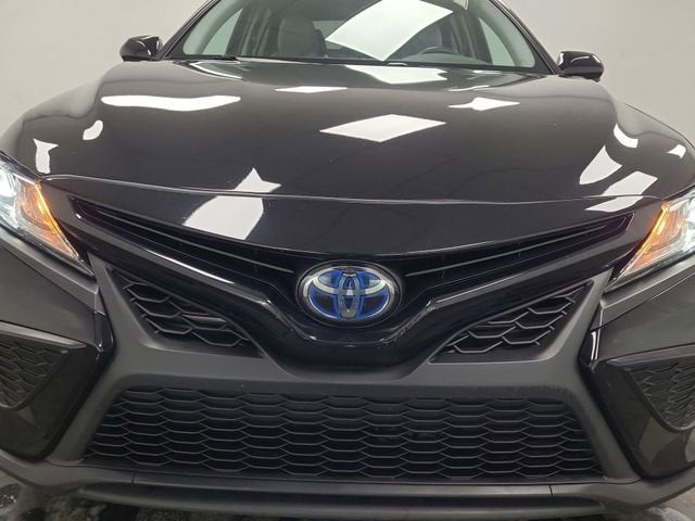 2021 Toyota Camry Hybrid SE