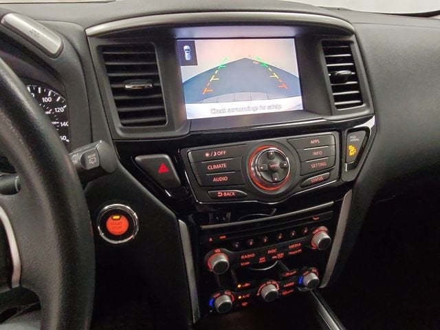 2018 Nissan Pathfinder SV