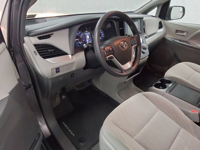2018 Toyota Sienna LE Auto Access Seat