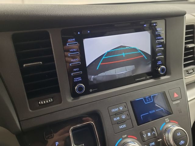 2018 Toyota Sienna LE Auto Access Seat