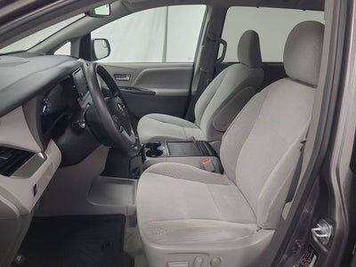 2018 Toyota Sienna LE Auto Access Seat