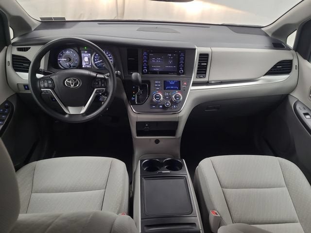 2018 Toyota Sienna LE Auto Access Seat