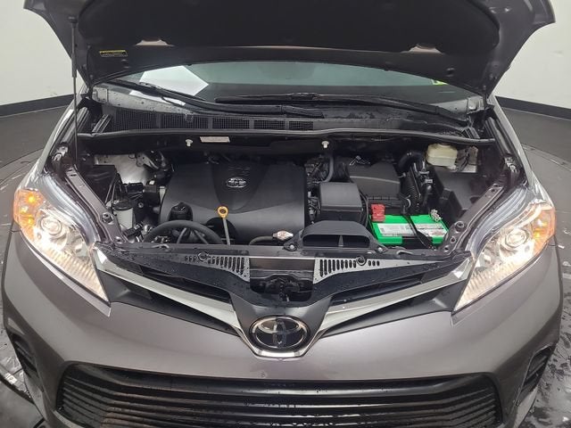 2018 Toyota Sienna LE Auto Access Seat