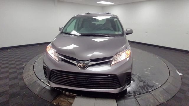 2018 Toyota Sienna LE Auto Access Seat
