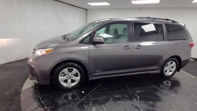 2018 Toyota Sienna LE Auto Access Seat
