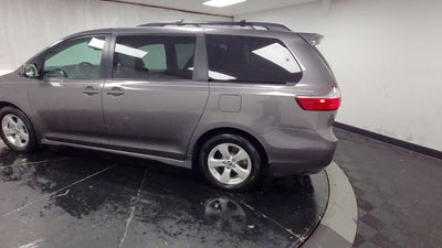 2018 Toyota Sienna LE Auto Access Seat