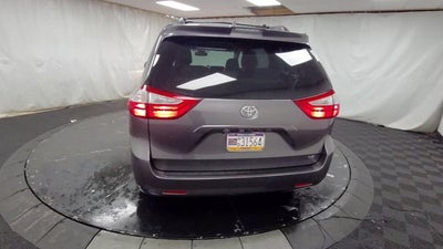 2018 Toyota Sienna LE Auto Access Seat