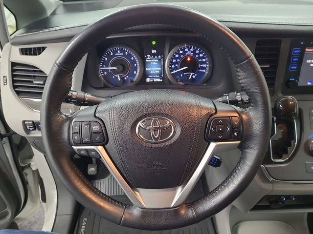 2015 Toyota Sienna XLE