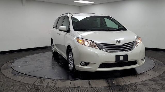 2015 Toyota Sienna XLE