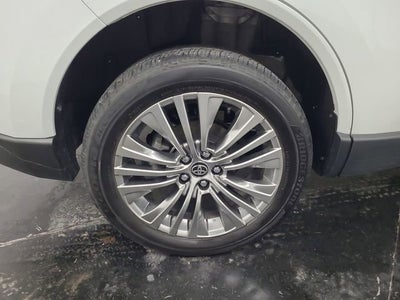 2023 Toyota Venza LE