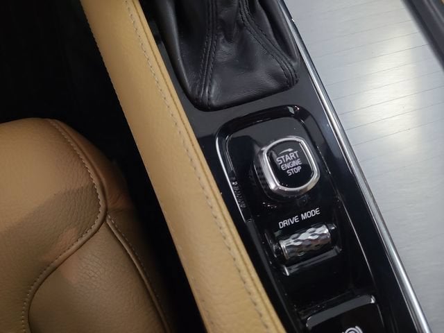 2018 Volvo XC90 Momentum