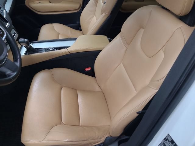 2018 Volvo XC90 Momentum