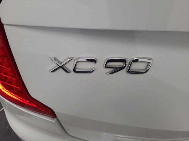 2018 Volvo XC90 Momentum