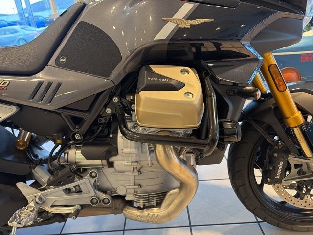 2023 MOTO GUZZI V100 MANDELLO S Base